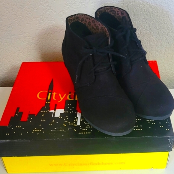 City Classified Wedges size 8.5 - Picture 1 of 6